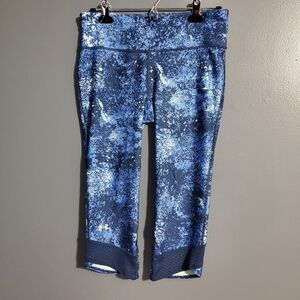 Under Armour Blue Splatter Capri Leggings Zipper Back Waistband Pocket Size Med